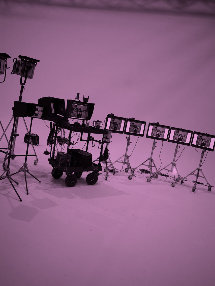 RUNdgtl on-set capture workflow with multiple monitors