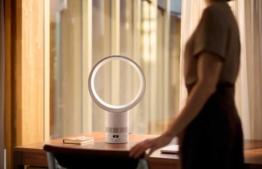 Dyson advertising campaign, photographed by Kensington Leverne, digital operator RUNdgtl